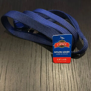 GRREAT CHOICE royal blue 5/8” x 4 ft. Nylon leash. New.